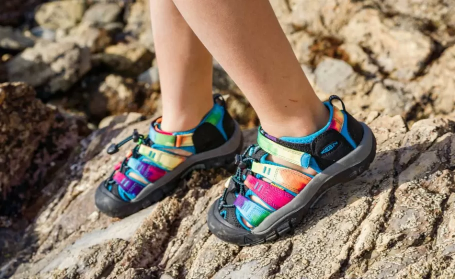 Kids KEEN Sandals-Big Kids' Newport H2 | Verry Berry/Fusion Coral